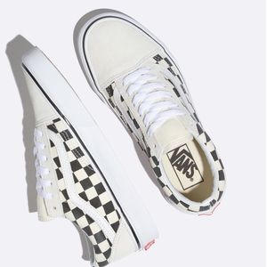 LIKE-NEW VANS CHECKERBOARD OLD SKOOL